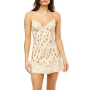 NWT WeWoreWhat Ivory Lace Trim Peplum Rose Print Corset Mini Dress.  Size 2